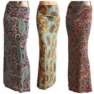 Azules stretch pull on maxi skirt made in USA Sz L paisley print